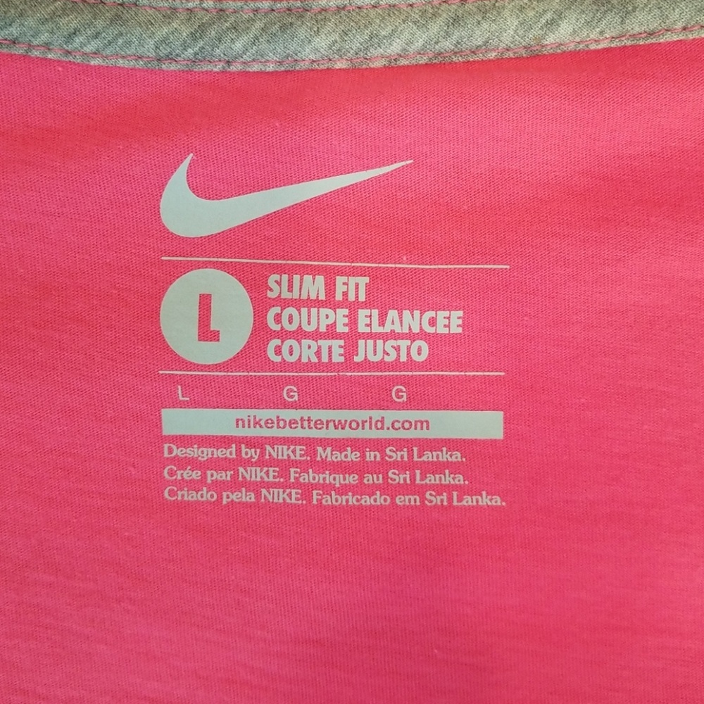 Nike Tee Shirt - Picture 5 of 6